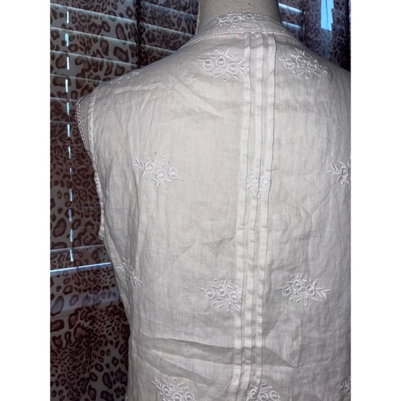 Women’s White Saint Tropez West Tank Top 🤍 - Picture 16 of 17